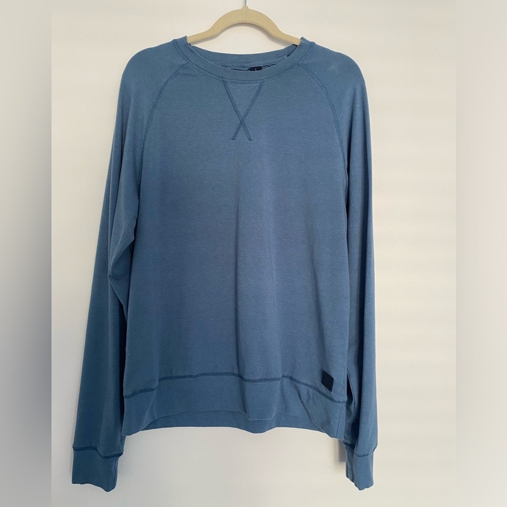 Vintage 1946 Men's Large‎ Blue Performance Stretch Crew Neck Long Sleeve Shirt